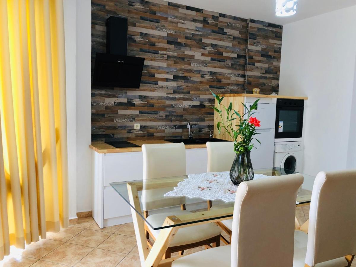 Flora Apartments Sarandë Exteriér fotografie